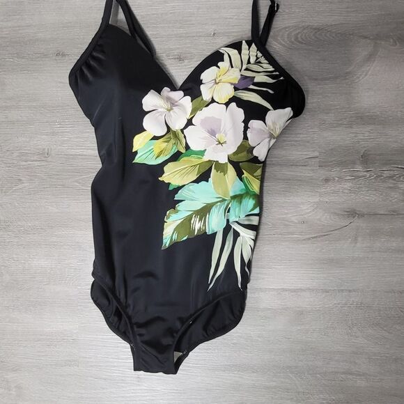 Plus Size Black & Green Flowered One Piece Swimsuit - Picture 6 of 8